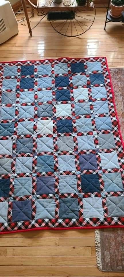 Denim Quilt Ideas Recycle Jeans, Blue Scrap Quilts, Jean Blanket Diy Denim Quilt Patterns, Blue Jean Quilts Patterns Ideas, Denim Rag Quilt Patterns, Blue Jean Quilts Ideas, Denim Quilts Old Jeans Diy, Denim Scraps Ideas, Levi Quilt