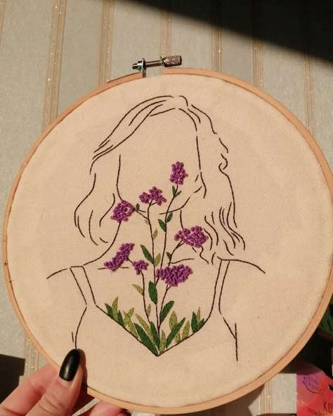 Diy Embroidery Thread, Chest Tattoo Ideas, Embroidery Hoop Art Diy, Embroidery Hoop Crafts, Embroidery Hoop Wall Art, Simple Hand Embroidery Patterns, Embroidery Lessons, Women Embroidery, Digital Embroidery Patterns