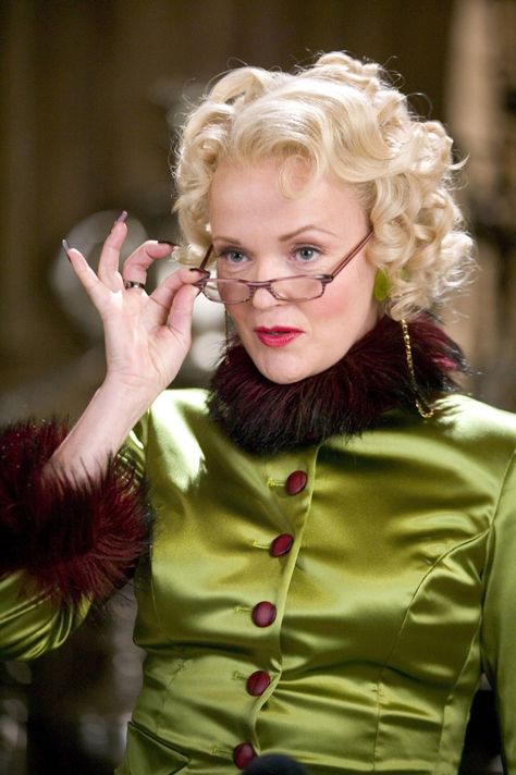 Pin for Later: Spellbinding Harry Potter Fashion Lessons That Even Muggles Can Learn Your personality should always shine through your clothes. "It was Rita Skeeter. She was wearing acid-green robes today; the Quick-Quotes Quill in her hand blended perfectly against them." Rita Skeeter, Harry Potter, Green, Red