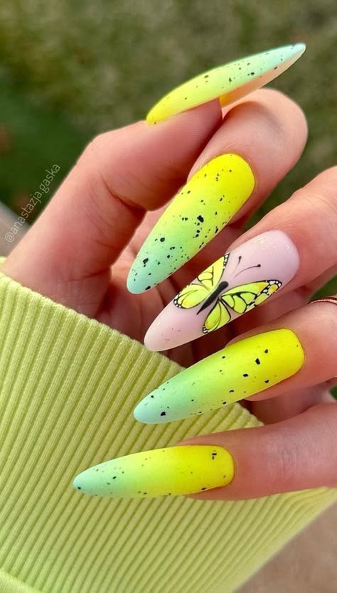 Almond Nails Designs Summer, Ombre Chrome Nails, Character Nails, Best Summer Nail Color, Neon Summer, Neon Nail Designs, Pink Chrome Nails, Nail Decor, Chrome Nails Designs