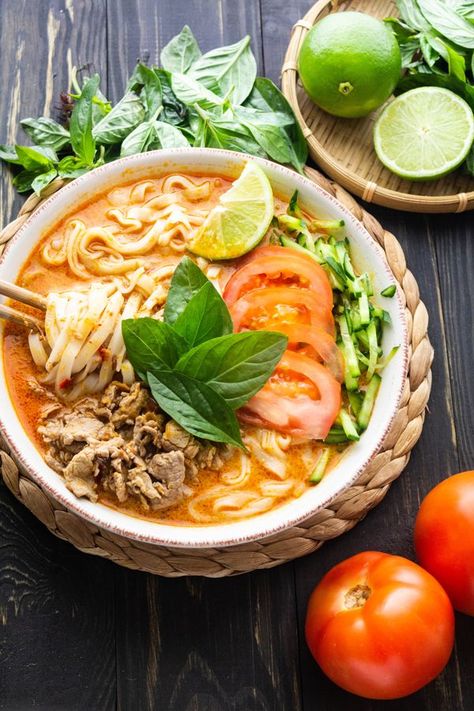 This creamy satay beef noodle soup is my go-to for every winter! You'll love this easy, delicious and warming recipe! #satay #beef #noodles #noodlesoup #asianfood #comfortfood #vietnamesefood #chinesefood Satay Soup, Satay Beef, Cucumber Pasta, Beef Satay, Asian Soup Noodle, Asian Beef, Beef Noodle Soup, Vietnamese Cuisine, Noodle Soup Recipes