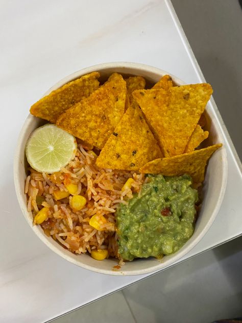 Nachos And Salsa, Making Aesthetic, Food Making, Ideal Life, Mexican Rice, Food Sweet, Home Chef, Healthy Meal Prep, Mexican Food