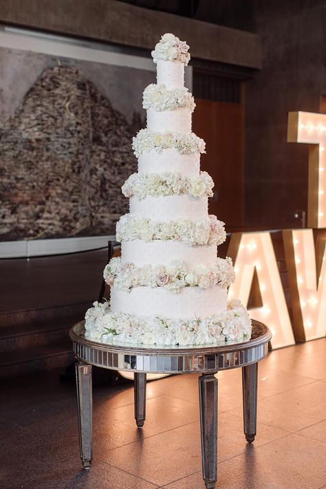 Wedding Cakes 6 Tier, Wedding Cake 6 Tier, 6 Tier Wedding Cake Elegant, Tall White Wedding Cake, Grand Wedding Cake, Traditional Tiered Wedding Cake, 6 Tier Cake, 7 Tier Wedding Cake, Giant Wedding Cakes Elegant