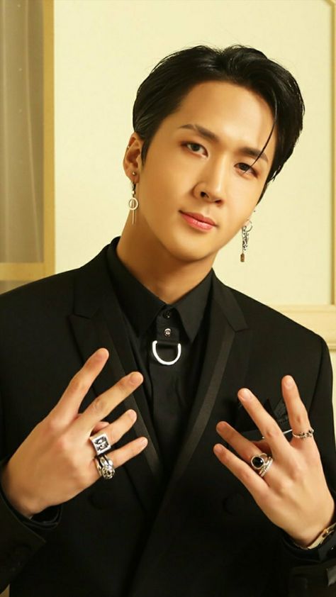 Vixx Ravi, Ravi Vixx, Vixx Leo, Follow The Sun, Jellyfish Entertainment, Celebrity Dads, Celebration Quotes, Korean Star, Flower Boys