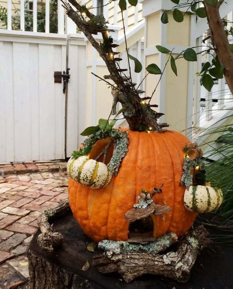 These fall, Halloween and pumpkin fairy garden ideas & supplies are a pretty solution to creating some fall or Halloween spirit. House Pumpkin Carving, Traditional Pumpkin Carving, Fairy Garden Pumpkin, Pumpkin Competition, Pumpkin Diorama, Pumpkin Fairy House, Pumpkin Fairy, Halloween Garden Decorations, House Pumpkin