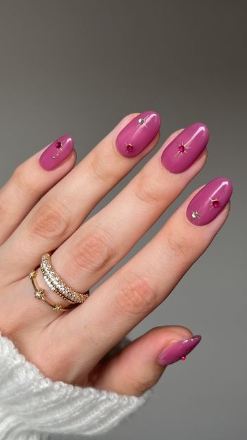 Nails Mauve Dusty Rose, Mauve Nail Art, Purple Mauve Nails, Fall Mauve Nails, Mauve Nail Designs, Fall Nails Pink, Mauve Chrome Nails, Dusty Rose Nails, Pink Fall Nails