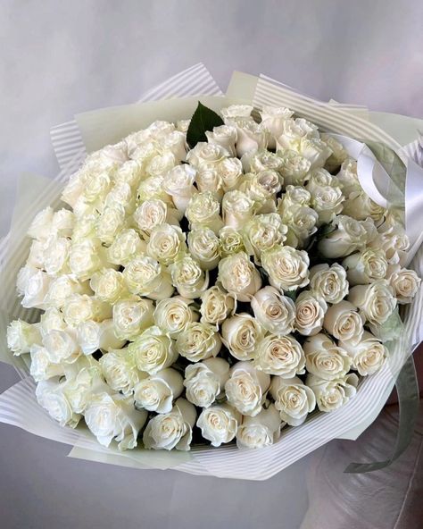 Big White Flowers, Luxury Bouquet, White Flower Bouquet, Beautiful Bouquet Of Flowers, White Bouquet, Big Wedding, Beautiful Bouquet, Rose Bouquet, My Flower