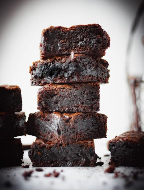 Bourbon Brownies Recipes, Bourbon Fudge, Bourbon Brownies, Bourbon Recipes, Chocolate Bourbon, Cookies Brownies, Blondie Brownies, Brownie Ingredients, Fudge Brownies