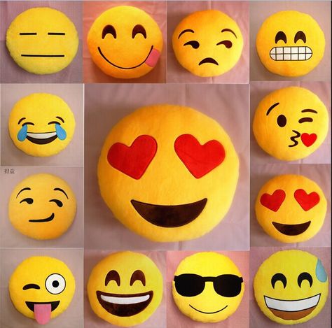 Emoji Pillows Diy, Smiley Face Pillows, Emoji Cushions, Smiley Emoticon, Emoji Patterns, Emoji Pillows, Cute Cushions, Emoji Party, Face Pillow