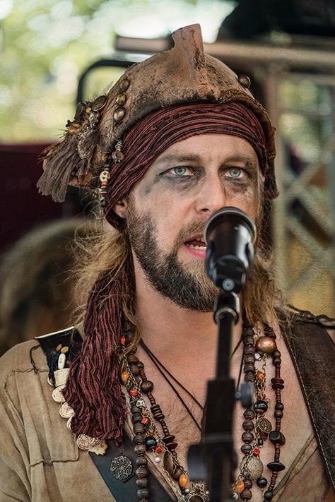 Men Pirate Makeup, Pirate Makeup For Men, Pirate Music, Pirate Man, Pirate Makeup, Theater Makeup, Pirate Hair, Pirate Face, Pirate Garb