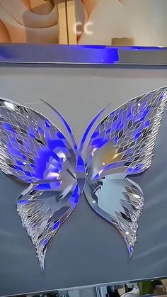 Butterflies Symbolize, Art Butterflies, Mirror Photo Frames, Broken Mirror, Diy Butterfly, 2024 Christmas, Mirror Photo, Photo Frame, Aesthetic Wallpapers