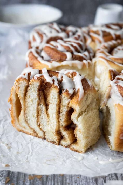 Vegan cinnamon rolls - these delicious cinnamon rolls are made using the tangzhong method which makes them incredibly soft, fluffy, squishy and moreish. Eggless and dairy-free. #veganbread #veganbaking #eggless #dairyfree Vegan Cinammon Buns, Plant Based Clean Eating, Tangzhong Method, Quick Cinnamon Rolls, Vegan Whole Foods, Plant Based Dessert Recipes, Healthy Breakfast Foods, Cinnabon Cinnamon Rolls, Gluten Free Cinnamon Rolls