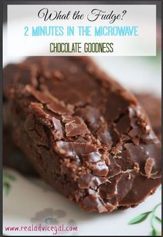 Delicious chocolate mcrowave fudge that's super quick to make just place it in the microwave for 2 minutes. Microwave Fudge Recipe, Microwave Dessert, Easy Chocolate Fudge, Homemade Fudge Recipes, Microwave Fudge, Fudge Recipes Chocolate, Fudge Recipes Easy, Homemade Fudge, Candy Recipes Homemade