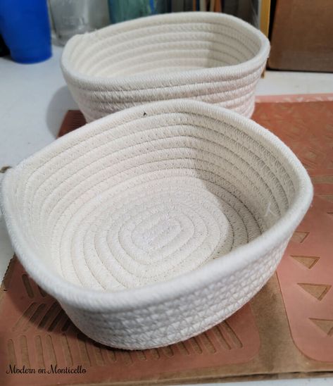 Rectangle Rope Basket Diy, Square Rope Basket Diy, Rope Bowls Ideas Diy, Rope Basket Ideas, Rope Bowls Diy, Rope Bowls Diy How To Make, Rope Baskets And Bowls, Rope Baskets Diy Tutorials, Rope Bowls Ideas