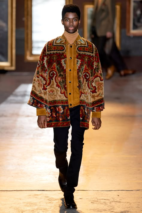 Etro Fall 2020 Menswear Collection - Vogue Menswear 2020, Red Velvet Jacket, High Fashion Men, Men Fashion Show, Menswear Fashion Show, African Men Fashion, Menswear Fashion, Men Fashion Casual Outfits, Mens Fall