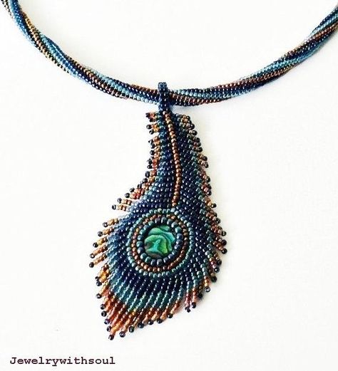 peacock feather necklace Embroidery Pendant, Green And Copper, Peacock Jewelry, Jewerly Beads, Beaded Jewlery, Beaded Rope, Bead Embroidery Jewelry, Feather Jewelry, Embroidery Jewelry