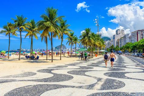 ibis budget Rj Copacabana em Rio de Janeiro - Hoteis.com Tijuca National Park, Copacabana Beach, Red Beach, Brazil Travel, Backyard Inspo, Beach Bars, Outdoor Dining Area, Garden View, Front Desk