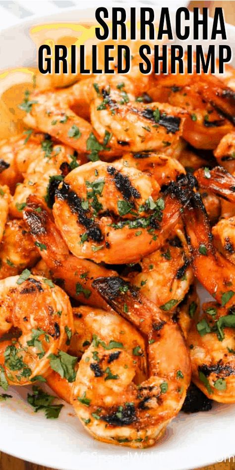 Sriracha Shrimp Recipes, Spicy Grilled Shrimp Recipes, Spicy Shrimp Marinade, Siracha Shrimp, Best Grilled Shrimp Recipe, Easy Grilled Shrimp Recipes, Marinated Grilled Shrimp, Shrimp Grilled, Grilled Shrimp Recipe