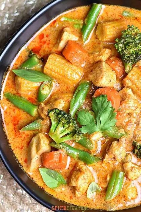 Massaman Curry Recipe, Thai Massaman Curry, Asian Dumplings, Massaman Curry, Stove Top Recipes, Coconut Sauce, Thailand Food, Palm Sugar, Thai Dishes