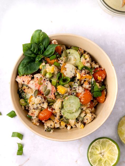 Salmon Quinoa Salad with Jalapeño Lime Dressing - It's A Flavorful Life Salad With Jalapeno, Quinoa Salmon, Salmon Quinoa, Leftover Salmon, Lime Vinaigrette, Food Bowls, Salmon Salad, Lime Dressing, Cooking Salmon