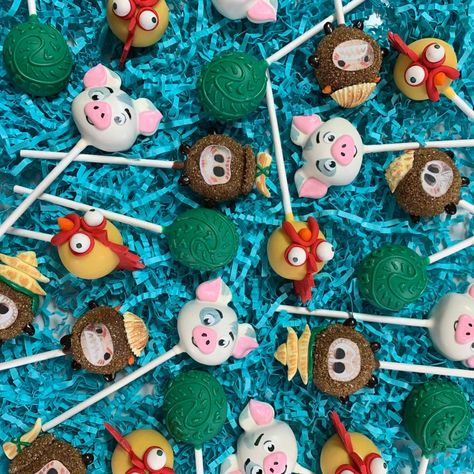 Moana Birthday Cake Pops, Moana Party Treats, Hei Hei Birthday Party, Moana Cake Pops Ideas, Moana Food Ideas For Party, Moana Cakepops, Pua Cake, Moana Cake Pops, Moana Birthday Party Cake