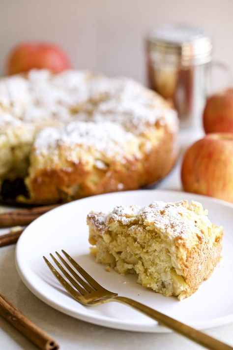 Simple Italian Apple Cake (one bowl) - CucinaByElena Traditional Panettone Recipe, Baking With Yogurt, Dinner Party Essentials, Crostata Recipe, Apples And Cinnamon, Afternoon Tea Cakes, Italian Cake, Bowl Cake, Sweet Lips