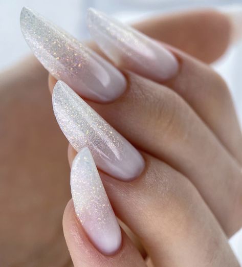 French Glass Nails Slim, Migdală Slim, Slim Nails Design, French Glass Nails, Nails Slim, Nails Milky White, Slim Nails, Classy Almond Nails, Pink White Nails