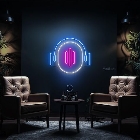 Light Up your space with our Podcast Neon Sign and Headphone LED Light. This stylish and eye-catching piece is perfect for any recording studio, radio music club, or music room. Enhance your decor with this versatile neon sign, ideal for adding a unique touch to your home, party, or business. It's also a fantastic gift for music enthusiasts! Purpose: Home decoration Party decor Business decor Gift for family, friends, or hobbyists ✨ Features: User-friendly, handmade, and durable Adds a significant effect in dark places Versatile and customizable for any event Suitable for room or wall decor 🎨 Available Colors: Warm White, White, Yellow, Golden, Orange, Blue, Ice Blue, Green, Pink, Red, Purple, Teal 🔌 Specifications: Designed to run on 12V voltage Made with high-quality Neon Flex and supp Neon Recording Studio, Home Podcast Studio Setup, Podcasting Room, Neon Room Aesthetic, Party Decor Business, Podcast Studio Design, Modern Music Studio, Podcast Room, Studio Minimalist