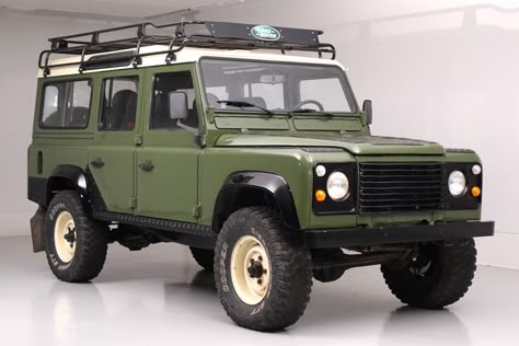 Landrover 110 Defender, Classic Land Rover Defender, Land Rover Defender Classic, Green Land Rover Defender, Land Rover Defender Vintage, Vintage Land Rover Defender, Land Rover Vintage, Defender Classic, Lander Rover