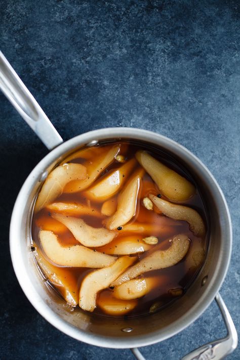 Spiced Chai Poached Pears & Chai Pear Syrup Pear Tea Recipe, Pouch Pear Recipe, Chai Poached Pears, Cider Poached Pears, Asian Pear Crisp, Glass Poached Pear, Pear Compote, Stewed Fruit, Pear Dessert