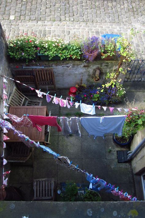 Wringer Washer, Laundry Lines, Laundry Art, Clothes Hanging, Washing Line, Fresh Linen, Dirty Laundry, Cozy Cottage, Clothes Line