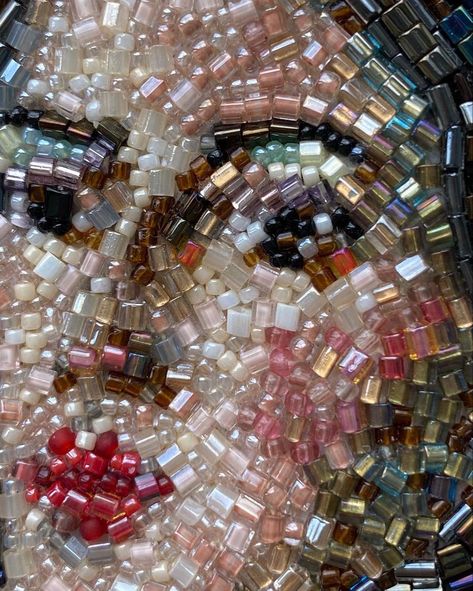 Easy Bead Embroidery Projects for Craft Enthusiasts Bead Embroidery Portrait, Beaded Artwork On Canvas, Beaded Embroidery Inspiration, Seed Bead Embroidery On Fabric, Glass Bead Embroidery, Easy Bead Embroidery, Bead Embroidery Patterns Beadwork Design, Beaded Portraits, Beaded Embroidery On Fabric