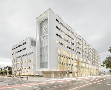 Girona Clinic / PMMT | ArchDaily Typology Architecture, Hospital Design Architecture, Modern Hospital, Apartments Exterior, Hospital Architecture, Old Hospital, Concept Models Architecture, Healthcare Architecture, Brick Architecture