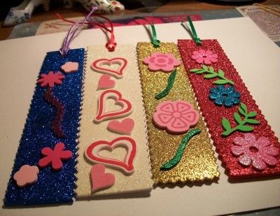 Glittery sheet craft foam is a good choice for making decorative bookmarks. Vary them up with the accents you add. This is a guide about glitter foam bookmarks. Book Themed Birthday Party, Carnival Crafts, Homemade Bookmarks, Babysitting Crafts, Foam Sheet Crafts, Sunday School Crafts For Kids, Craft Foam, Scouts Crafts, Glitter Crafts