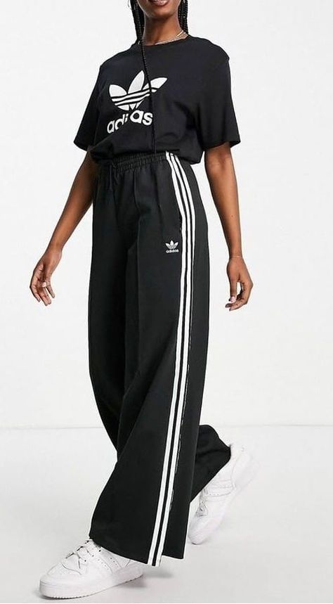 Adidas Pants Outfit, What To Wear Tomorrow, Adidas Pants, Outfit Mujer, Outfits 2023, Colored Pants, Women Clothes, Modest Fashion Outfits, Athletic Wear