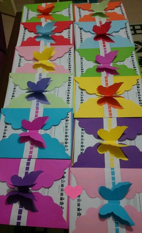 School Decorations, Mothers Day Crafts, Preschool Art, School Crafts, Preschool Crafts, Diy Paper, Diy Gifts, Paper Flowers, Paper Art