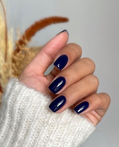 Round Square Nails, Blue Gel Nails, Dark Blue Nails, Minimal Nails Art, February Nails, Minimal Nails, Nail Colours, Nails Makeup, Dipped Nails