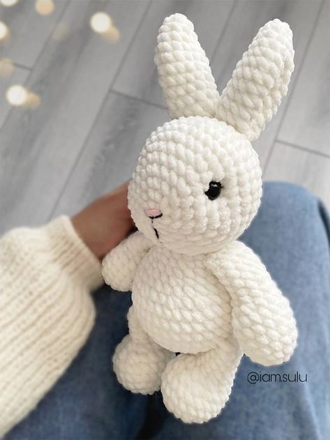 21 Cute Crochet Bunny Patterns to Make - Easy Amigurumi Tips - A Crafty Life Crochet Bunny Patterns, Corak Krusye, Amigurumi Tips, Bunny Patterns, Crochet Diy Tutorial, Easy Crochet Animals, Confection Au Crochet, Crochet Bunny Pattern, Things To Crochet