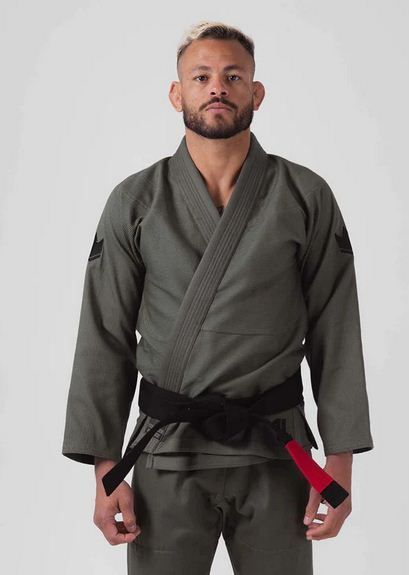 Men's Jiu Jitsu GI kimono BJJ GIS are carefully crafted combat uniforms for a fighter who wants the absolute best quality and value. Kingz Kimonos offers a huge range of high-quality and durable BJJ GIS and kimonos. Shop now! Bjj Kimono, Men's Kimono, Jiu Jitsu Uniform, Jiu Jitsu Kimono, Green Kimono, Combat Uniforms, Jiu Jitsu Gi, Bjj Gi, Male Kimono