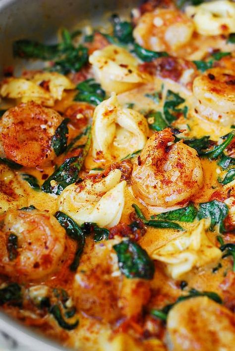 Tortellini With Shrimp, Shrimp Tortellini, Julia's Album, Shrimp And Spinach, Shrimp And Veggies, Creamy Tortellini, Easy Pasta Dinner, Tortellini Recipes, Asam Jawa