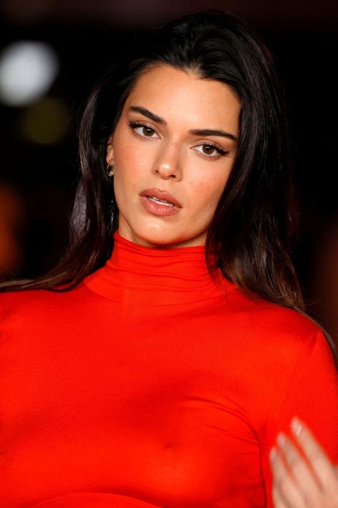 Kendall Makeup, Kendall Jenner Red, Kylie Jenner Eyes, Kendall Jenner Selfie, Lip Job, Academy Museum Gala, Kendall Jenner Face, Kendall Jenner Icons, Kendall Jenner Makeup