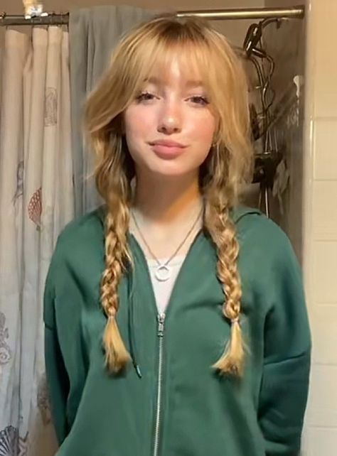 Braided Hair With Curtain Bangs, Bangs Hairstyles Braids, Loose Twin Braids, Cute Braids With Bangs, Bangs With Braids Hairstyles, Dutch Braid With Bangs, Braided Hairstyles Bangs, Blonde Braids Aesthetic, Hairstyles With Front Bangs