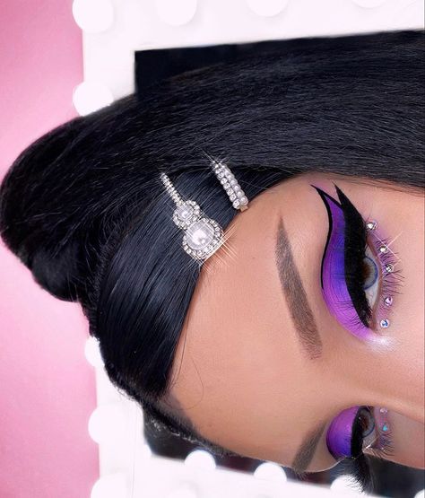 Purple Makeup Looks, Mekap Mata, Drag Make-up, Purple Eye Makeup, Rave Makeup, Violet Voss, Purple Makeup, Smink Inspiration, Dope Makeup