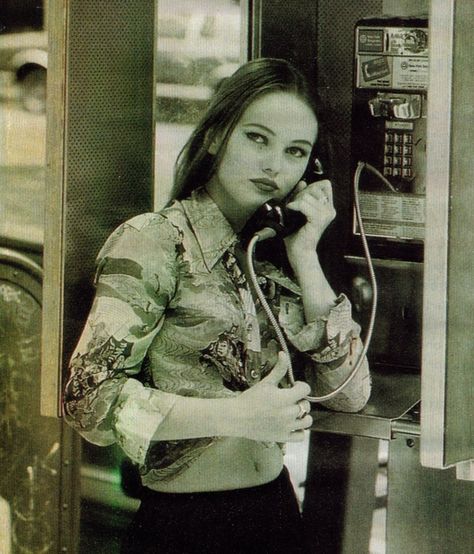 Vanessa Paradis 80s Ads, Lily Depp, French Icons, Parisienne Style, Decades Of Fashion, John Waters, Claudia Cardinale, 90s Model, Vintage Hotels