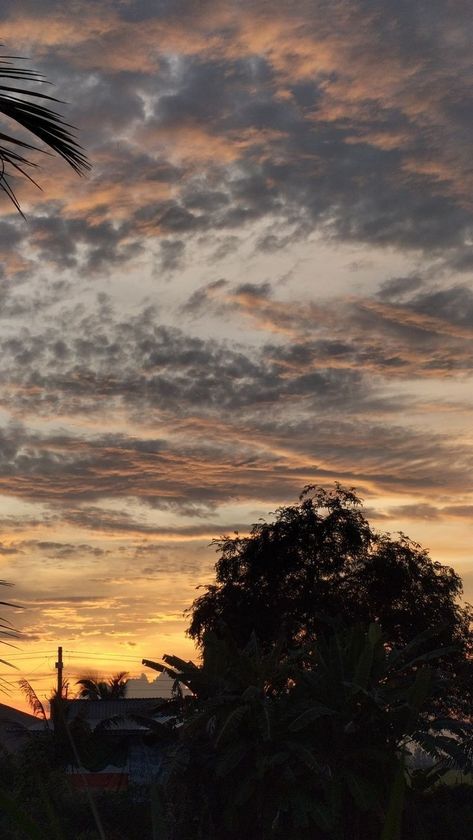 Sunset Skies Aesthetic, Fake Sunset Snaps, Sky Aesthetic Instagram Story, Sunset Pictures Instagram, Nature Sky Aesthetic, Sunset Aesthetic Instagram Story, Sunset Sky Photography, Aesthetic Nature Photography, Evening Sun