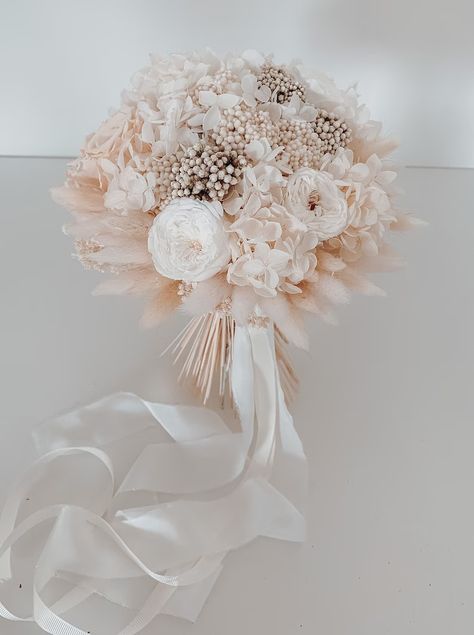 Luxury Bouquet for Bride Boho Wedding Dried Flowers Bunch - Etsy Western Wedding Groomsmen, Cream Wedding Theme, Wedding Dried Flowers, Bouquet For Bride, Beige Roses, Classic Bouquet, Bridesmaids Accessories, Flowers Bunch, Luxury Bouquet