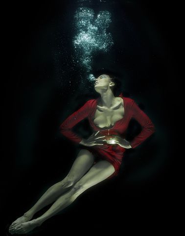 Underwater Poses, Underwater Images, Prosthetic Leg, Social Selling, Water Photography, Orange Is The New, Underwater Photography, Public Domain Images, Dance Poses