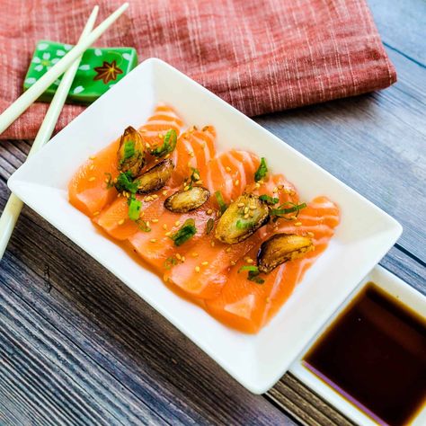 Garlic Ponzu Salmon | 5 Minutes Recipes With Ponzu Sauce, Creamy Ponzu Sauce Recipe, How To Make Ponzu Sauce, Ponzu Salmon, Salmon Japanese, Carpaccio Recipe, Garlic Chips, Frozen Salmon, Easy Asian