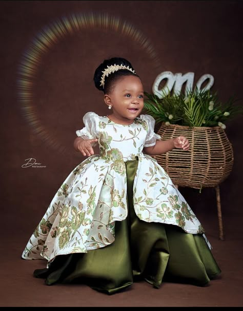 Children Gowns Dresses Ankara, Gown Styles For Kids, Children Gown Styles, Children Ankara Gowns, Materials Gown Style, African Dresses For Kids, Simple Gowns