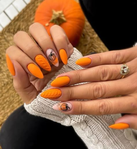 Pumpkin Nail Designs, Pumpkin Spice Nails, Pumpkin Nail Art, December Nails, Cute Halloween Nails, Pumpkin Nails, Fall Nail Art Designs, October Nails, Thanksgiving Nails